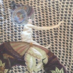 Vintage 80s Quilted Jacket with Dancer Applique ~ Med